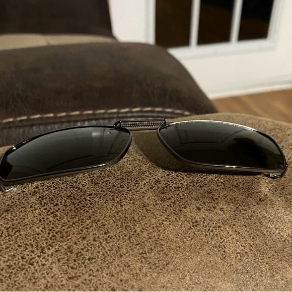 Polar Optics Polarized Clip On Expandable Sunglasses Clam Shell Hard Case 🎉HP🎉 - Picture 12 of 12